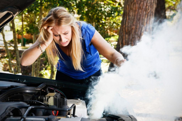 Топ-5 летних поломок автомобилей, с которыми часто сталкиваются водители