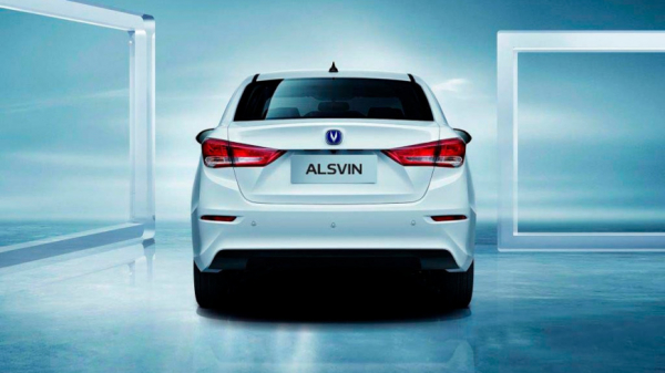 В России объявлен старт продаж бюджетных седанов Changan Alsvin стоимость в 1,5 млн рублей