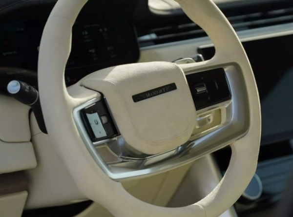 Ательє Mansory знову покращило новий Range Rover