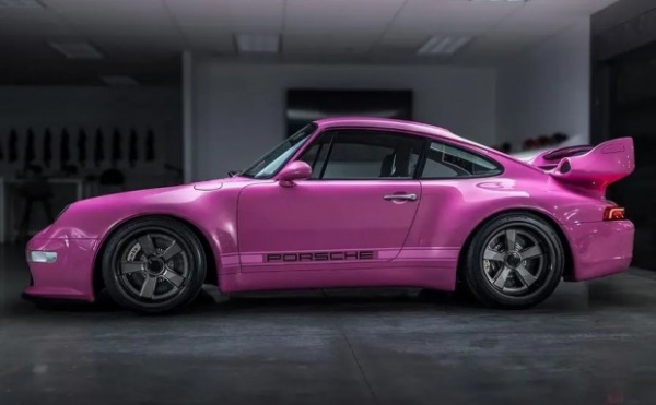 Культовий Porsche 911 отримав Барбі-версію