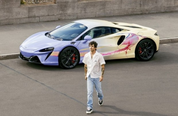 Новітній суперкар McLaren перетворили на витвір мистецтва