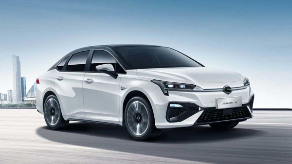 Дилеры привезли в Россию новый седан GAC Aion S