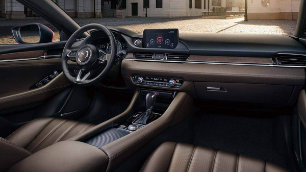 На рынке РФ появился новый седан Mazda дешевле 3 млн рублей