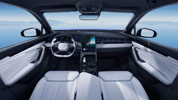 На рынок РФ приехал новый кроссовер Geely