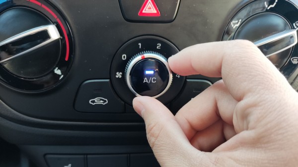 Как правильно включать кондиционер в авто летом