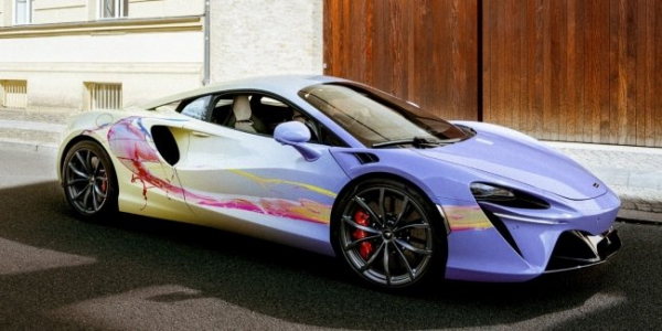 Новітній суперкар McLaren перетворили на витвір мистецтва