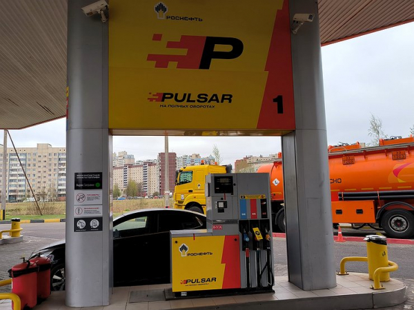 До каких пор в России будет дорожать бензин