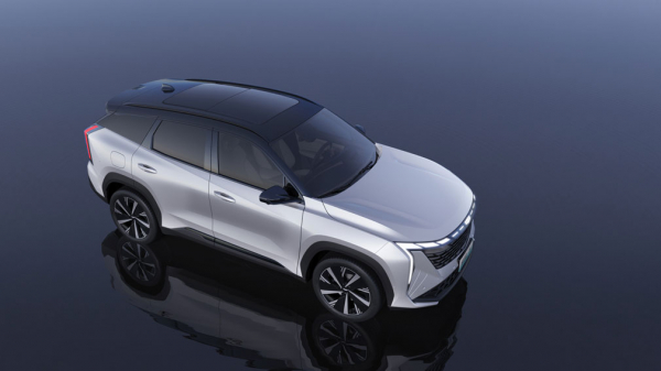 На рынок РФ приехал новый кроссовер Geely