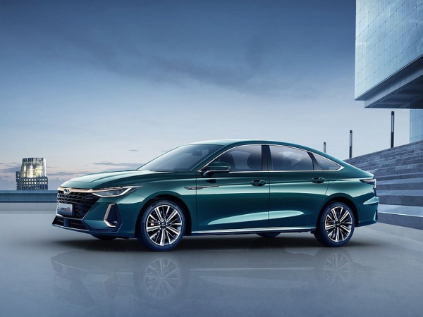 Китайские седаны готовы разорвать Россию, Госдума &mdash; мозги водителей, а автовладельцы &mdash; дилеров: итоги недели