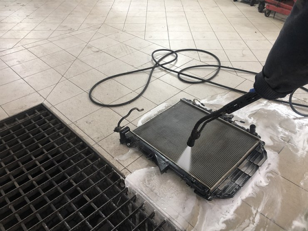 Мойка радиатора: как часто, как правильно, какими составами