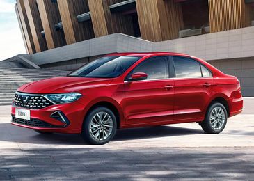 Остатки прежней роскоши: новые седаны до 2 миллионов рублей