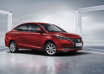 Остатки прежней роскоши: новые седаны до 2 миллионов рублей