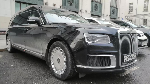 Первый катафалк AURUS Lafet приобрела Федеральная служба охраны РФ  Первый катафалк AURUS Lafet приобрела Федеральная служба охраны РФ