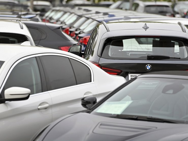 Почему к концу года авторынок страны скукожится на 30%