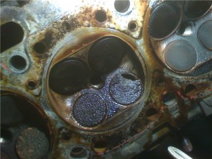 Синий или сизый цвет дыма в выхлопе дизельного двигателя