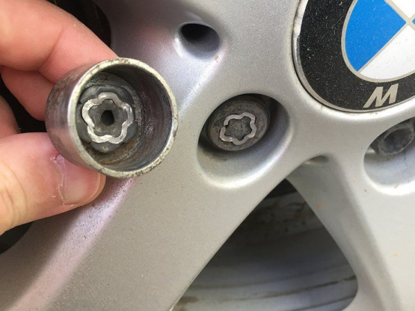 Зачем продвинутые водители наносят на диски термопасту