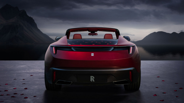 Rolls-Royce представил эксклюзивный кабриолет La Rose Noire Droptail Rolls-Royce представил эксклюзивный кабриолет La Rose Noire Droptail