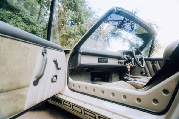 Представлено 400-сильний рестомод культового спорткара Porsche