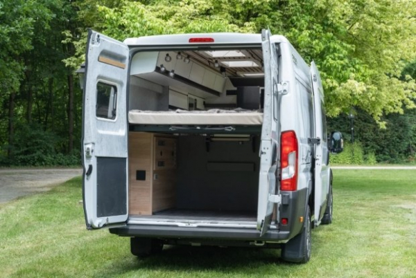 Fiat представив практичний будинок на колесах з кухнею та душем Fiat представив практичний будинок на колесах з кухнею та душем