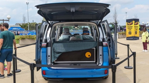 Volkswagen ID.Buzz перетворили на кемпер