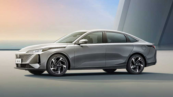 Ранее анонсированный седан Changan Lamore появился в России, но неофициально