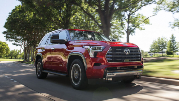 В РФ появился новый внедорожник Toyota Sequoia