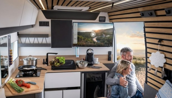 Fiat представив практичний будинок на колесах з кухнею та душем Fiat представив практичний будинок на колесах з кухнею та душем