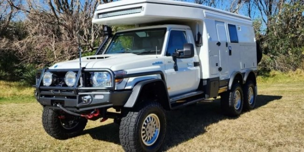 Культовий Toyota Land Cruiser перетворили «будинок на колесах» Культовий Toyota Land Cruiser перетворили «будинок на колесах»