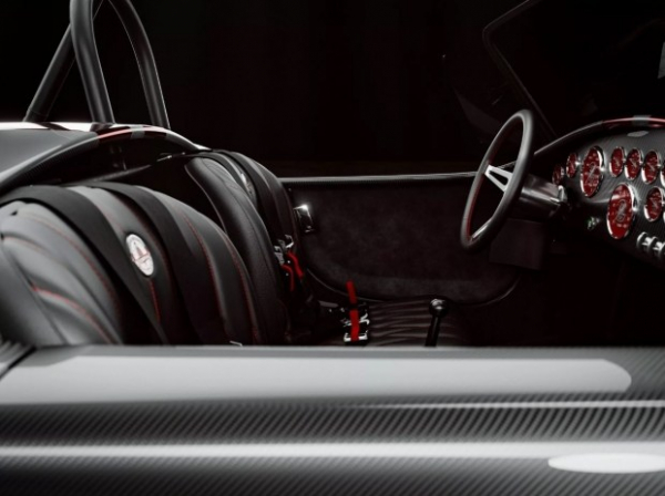 Тюнінг-ательє Classic Recreations показало спорткар у ретростилі