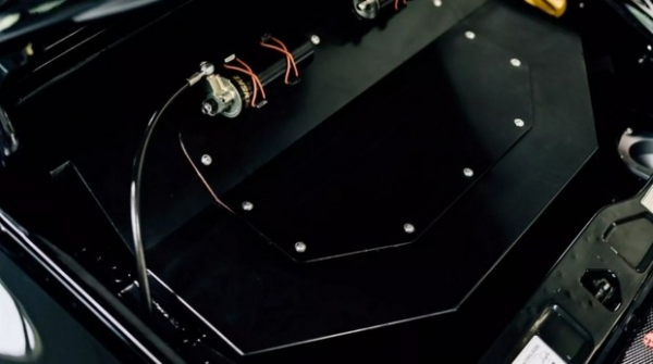 Рідкісний 30-річний Porsche 911 &laquo;схрестили&raquo; з Tesla