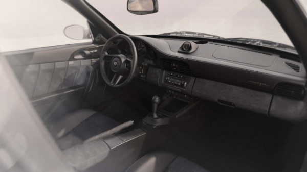 Cтартували продажі елегантного рестомоду Porsche 911