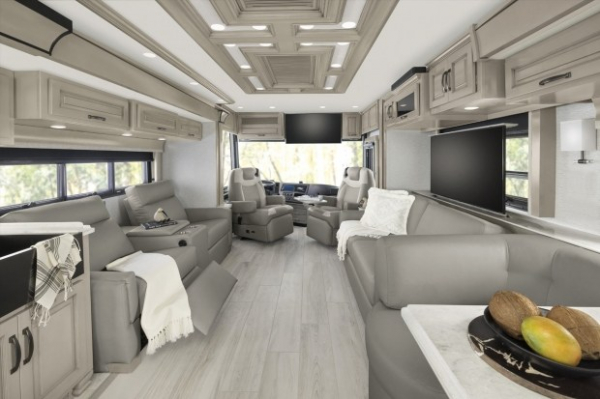 У США представили розкішний будинок на колесах з дизайнерським &laquo;ремонтом&raquo;