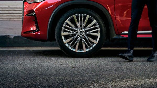 В России появились роскошные кроссоверы Infiniti QX55