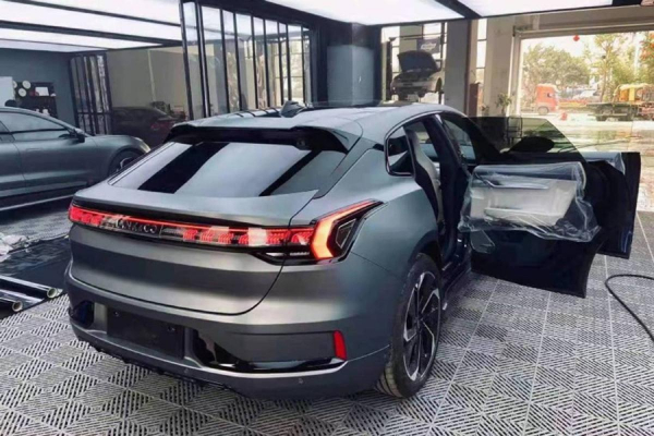 Адаптированные электромобили Zeekr выходят на рынок Казахстана