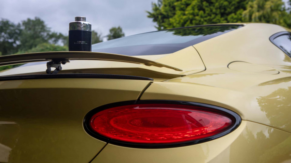 Аромат Bentley &laquo;Scent Of Noir&raquo; придает парням запах новой машины