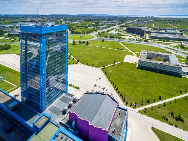 &laquo;АвтоВАЗ&raquo; оснастит автомобили Lada Largus и Vesta панорамной крышей российского производства 