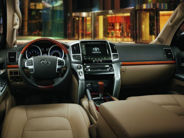 Битва подержанных внедорожников: Toyota Land Cruiser, Nissan Patrol и Mitsubishi Pajero Битва подержанных внедорожников: Toyota Land Cruiser, Nissan Patrol и Mitsubishi Pajero