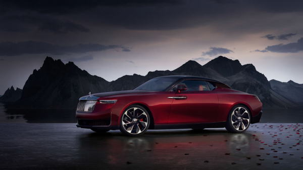 Rolls-Royce представил эксклюзивный кабриолет La Rose Noire Droptail Rolls-Royce представил эксклюзивный кабриолет La Rose Noire Droptail