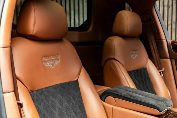 Унікальний пікап Bentley виставили на продаж