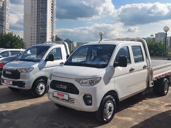 Китайские «полуторки»: у «Газели» и УАЗ «Профи» появился серьезный конкурент Китайские «полуторки»: у «Газели» и УАЗ «Профи» появился серьезный конкурент