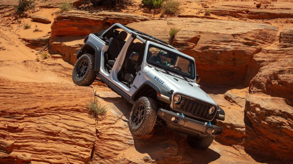 Компания Jeep продала 5-миллионный экземпляр внедорожинка Jeep Wrangler Компания Jeep продала 5-миллионный экземпляр внедорожинка Jeep Wrangler