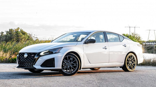 Опубликованы цены на Nissan Altima 2024 модельного года 