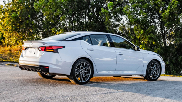 Опубликованы цены на Nissan Altima 2024 модельного года 