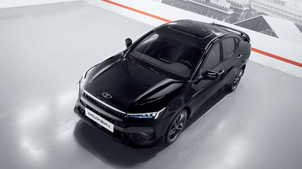 Серийную сборку &laquo;Москвича 6&raquo; запустят до конца 2023 года