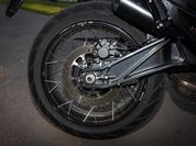 Среднеразмерный Adventure: мотоцикл для любителей свободы и приключений Среднеразмерный Adventure: мотоцикл для любителей свободы и приключений