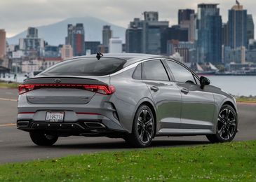 Таксисты рассказали, как &laquo;стареет&raquo; Kia K5: стоит ли покупать подержанного &laquo;корейца&raquo;