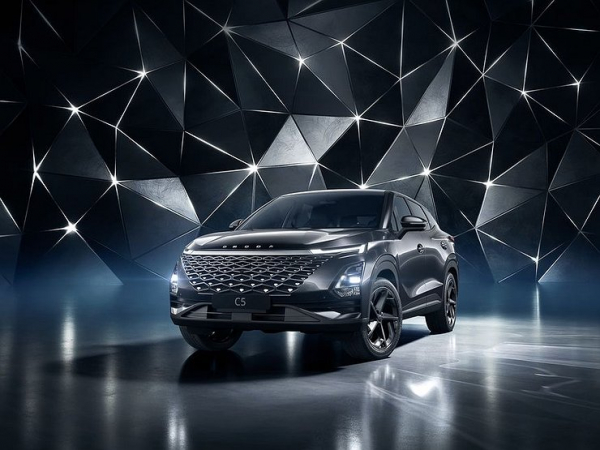 В России стартовали продажи кроссовера Omoda C5 в спецверсии Black Diamond В России стартовали продажи кроссовера Omoda C5 в спецверсии Black Diamond