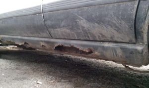 Защита порогов автомобиля: чем обработать пороги