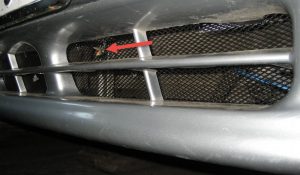 Защитная сетка радиатора: стоит ли устанавливать на машину