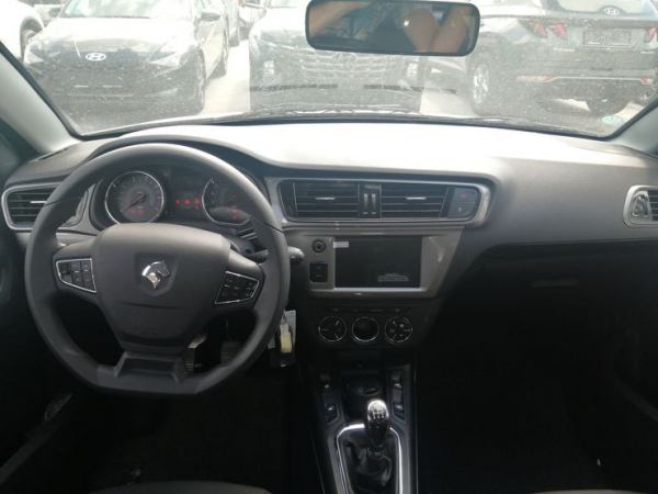 Затариться по дешевке: как мы покупали бюджетный седан Iran Khodro Tara